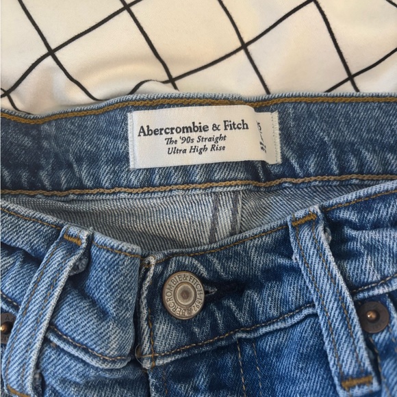 Abercrombie & Fitch Women's Straight Leg Blue Jeans - Picture 3 of 3
